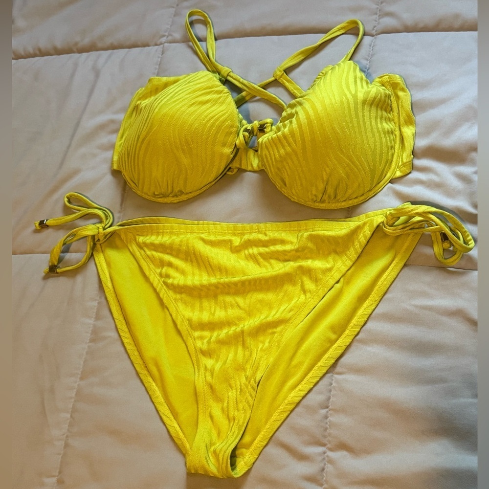 Time and Tru Yellow/Green Bikini Size 1X Bottoms and 3X Top